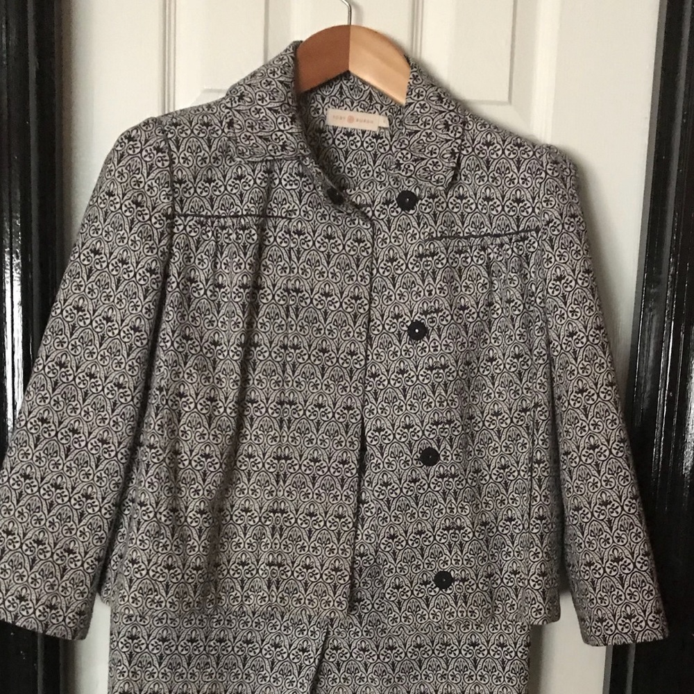 Two Pieces Suits - Picture 2 of 4